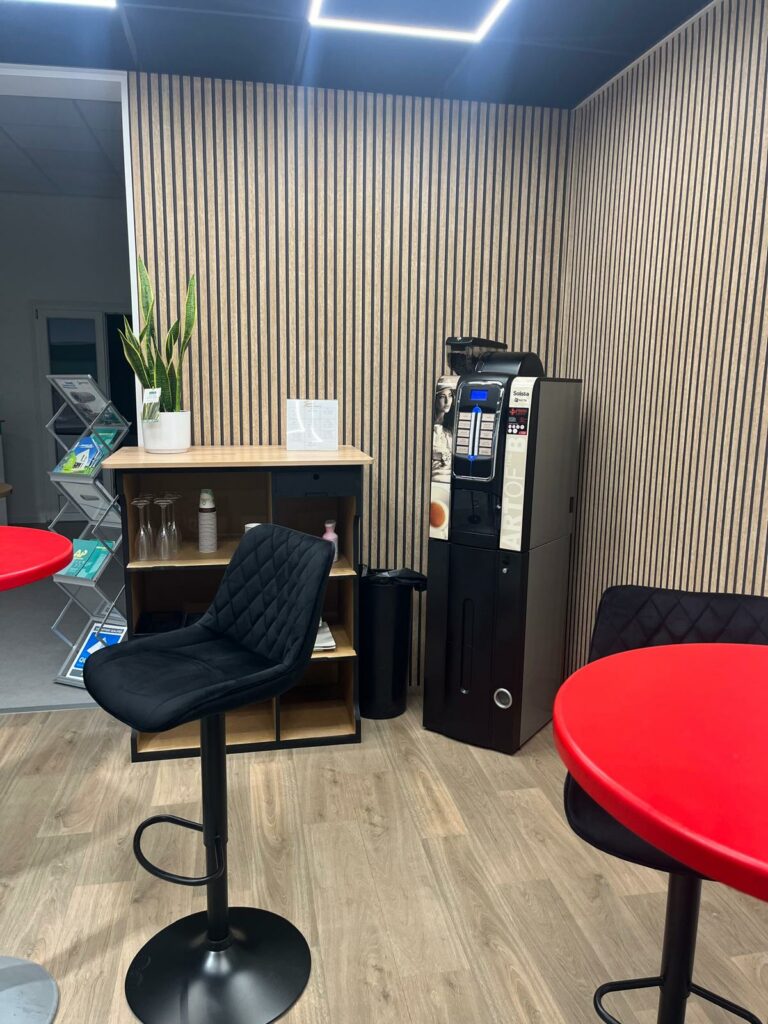 WhatsApp Image 2025-12-04 at 16.06